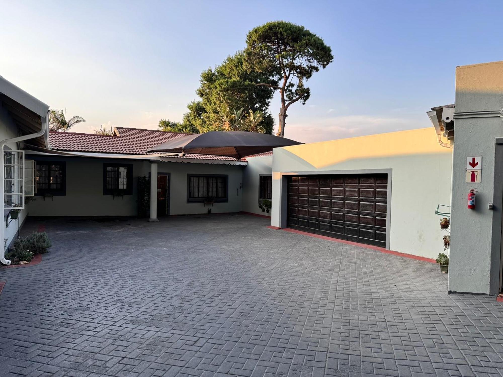 Blue Lantern Bed And Breakfast Kempton Park Bagian luar foto
