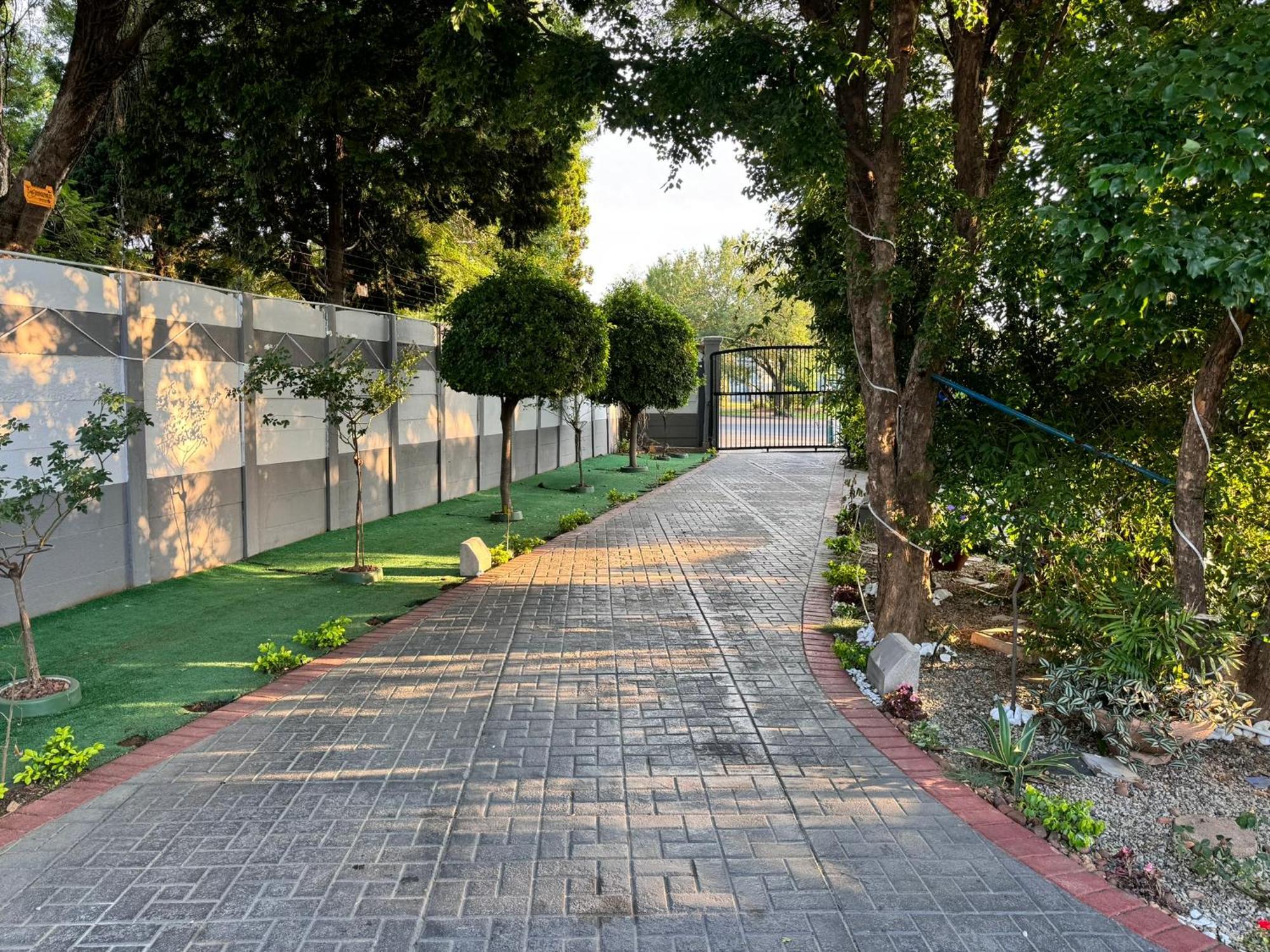 Blue Lantern Bed And Breakfast Kempton Park Bagian luar foto