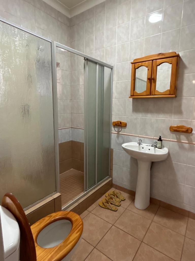 Blue Lantern Bed And Breakfast Kempton Park Bagian luar foto
